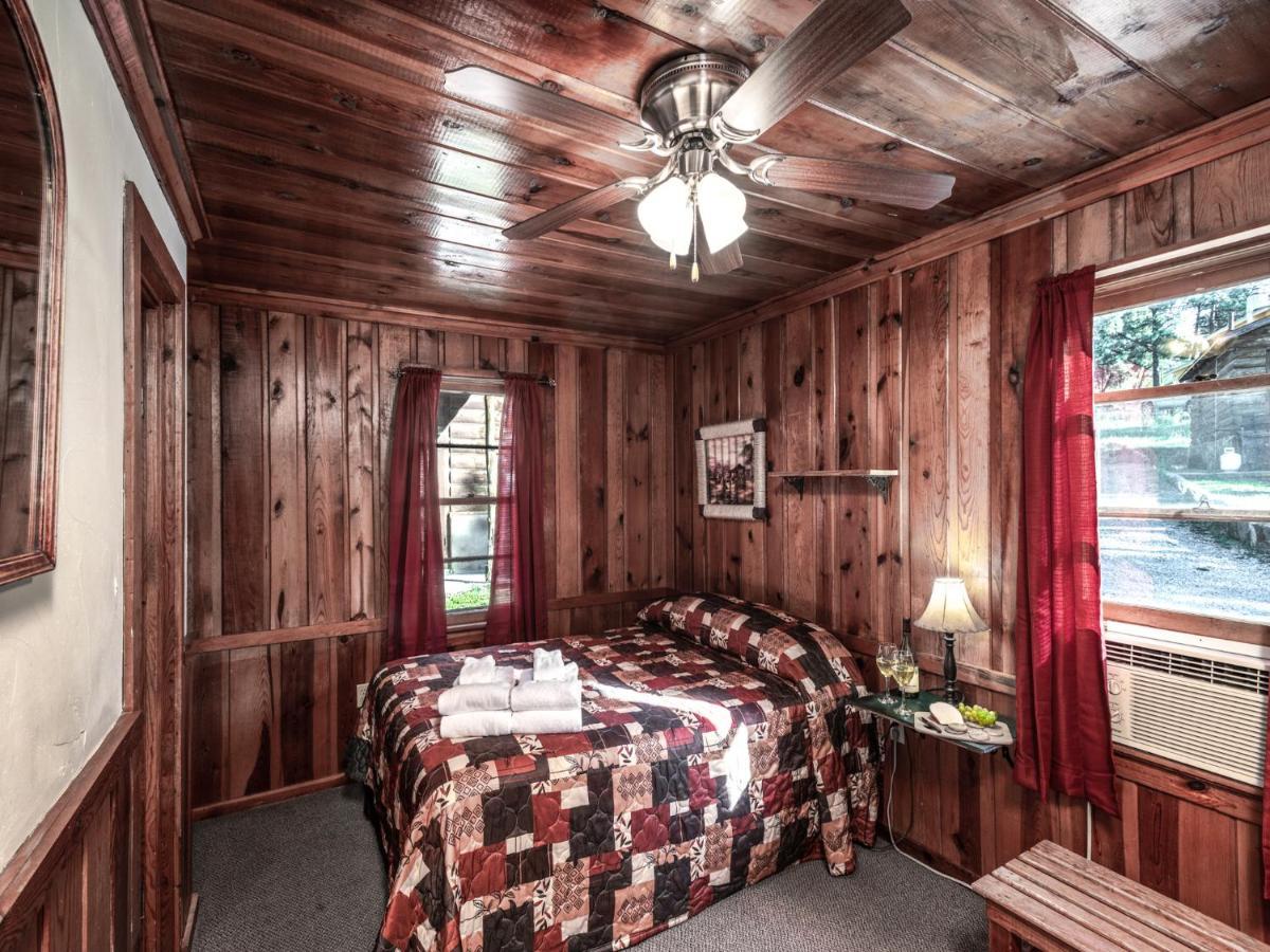 Apache Village 3, Queen Bed, Midtown, Sleeps 2 رويدوسو، نيومكسيكو المظهر الخارجي الصورة
